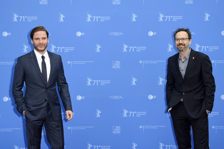 Filmpremiere 'Nebenan', Berlinale 2021