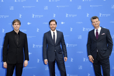 Filmpremiere 'Nebenan', Berlinale 2021