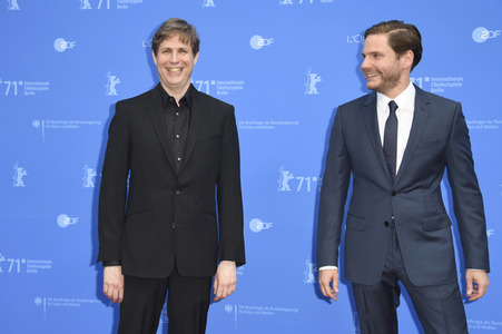 Filmpremiere 'Nebenan', Berlinale 2021