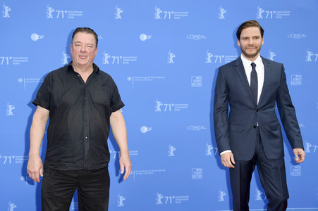 Filmpremiere 'Nebenan', Berlinale 2021