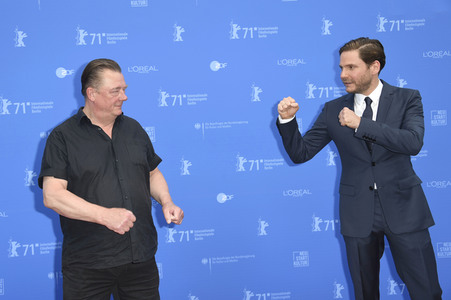 Filmpremiere 'Nebenan', Berlinale 2021