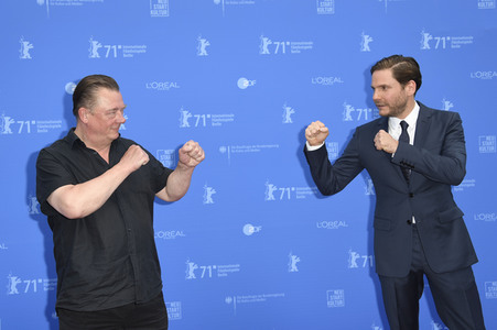 Filmpremiere 'Nebenan', Berlinale 2021