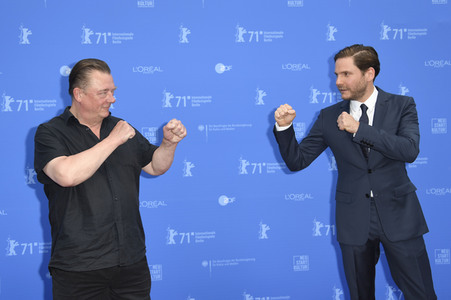 Filmpremiere 'Nebenan', Berlinale 2021