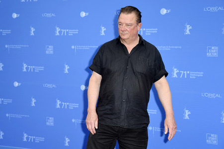 Filmpremiere 'Nebenan', Berlinale 2021