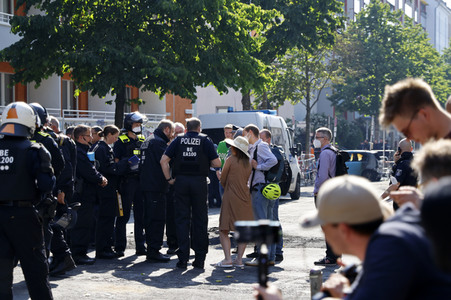 Durchsetzung der Brandschutzprüfung in der 'Rigaer 94' in Berlin