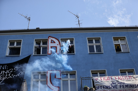 Durchsetzung der Brandschutzprüfung in der 'Rigaer 94' in Berlin