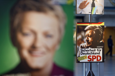 Ausstellung 'Wähl mich! Parteien plakatieren' in Bonn