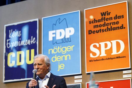 Ausstellung 'Wähl mich! Parteien plakatieren' in Bonn