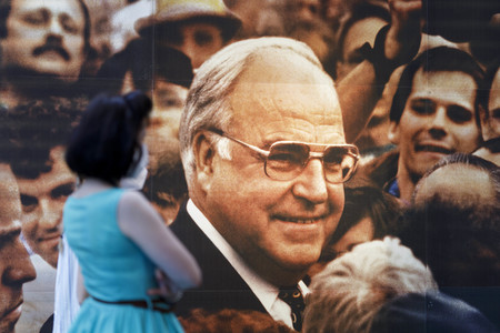 Ausstellung 'Wähl mich! Parteien plakatieren' in Bonn