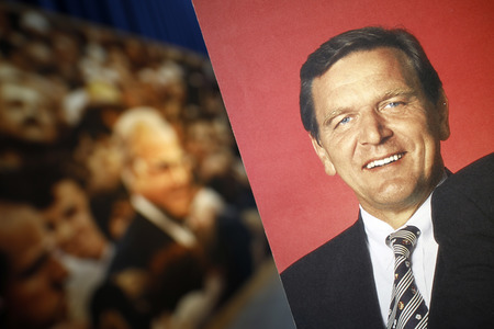 Ausstellung 'Wähl mich! Parteien plakatieren' in Bonn