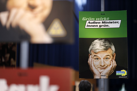 Ausstellung 'Wähl mich! Parteien plakatieren' in Bonn