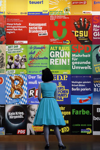 Ausstellung 'Wähl mich! Parteien plakatieren' in Bonn