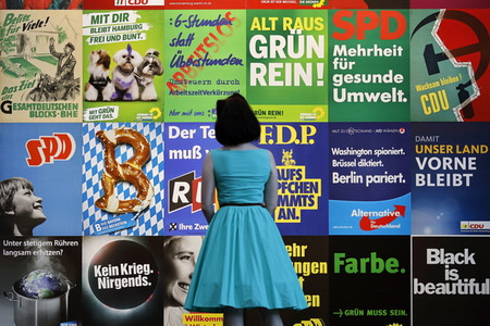 Ausstellung 'Wähl mich! Parteien plakatieren' in Bonn