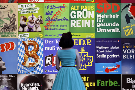 Ausstellung 'Wähl mich! Parteien plakatieren' in Bonn