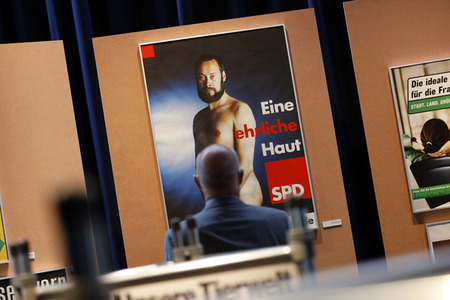 Ausstellung 'Wähl mich! Parteien plakatieren' in Bonn