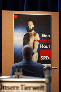 Ausstellung 'Wähl mich! Parteien plakatieren' in Bonn