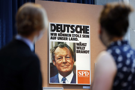 Ausstellung 'Wähl mich! Parteien plakatieren' in Bonn