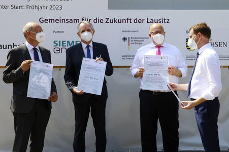 Unternehmensbesuch von Peter Altmaier bei Siemens Energy in Görlitz