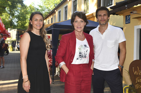 Theaterpremiere 'Das Blaue vom Himmel' in München