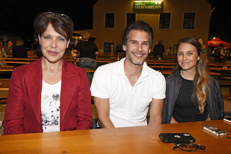 Theaterpremiere 'Das Blaue vom Himmel' in München