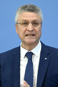 Pressekonferenz zur Corona-Lage, Betriebsärzte und Impfkampagne in Berlin