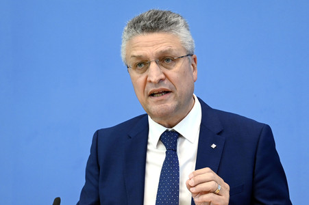 Pressekonferenz zur Corona-Lage, Betriebsärzte und Impfkampagne in Berlin