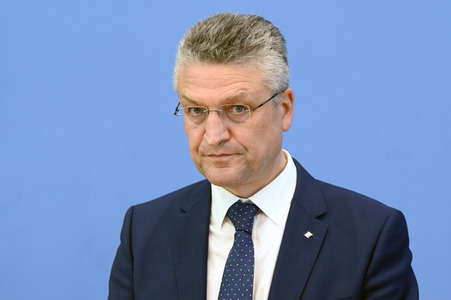 Pressekonferenz zur Corona-Lage, Betriebsärzte und Impfkampagne in Berlin