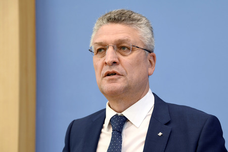Pressekonferenz zur Corona-Lage, Betriebsärzte und Impfkampagne in Berlin