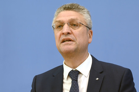 Pressekonferenz zur Corona-Lage, Betriebsärzte und Impfkampagne in Berlin