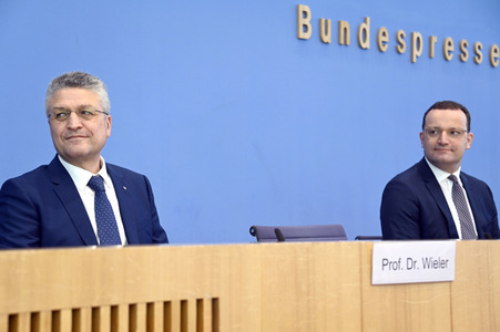 Pressekonferenz zur Corona-Lage, Betriebsärzte und Impfkampagne in Berlin