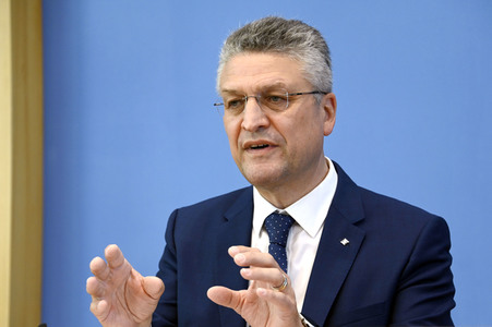 Pressekonferenz zur Corona-Lage, Betriebsärzte und Impfkampagne in Berlin
