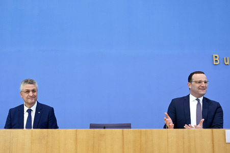 Pressekonferenz zur Corona-Lage, Betriebsärzte und Impfkampagne in Berlin