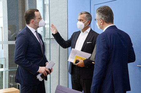 Pressekonferenz zur Corona-Lage, Betriebsärzte und Impfkampagne in Berlin