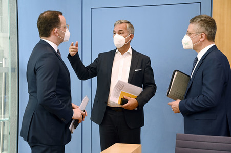 Pressekonferenz zur Corona-Lage, Betriebsärzte und Impfkampagne in Berlin