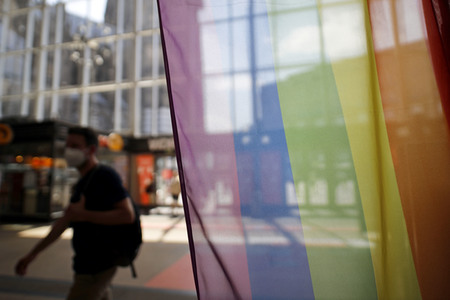Symbolfoto Pride Month Deutsche Bahn