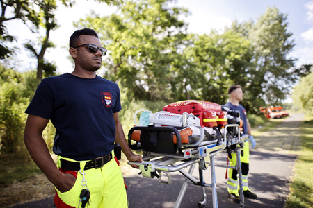 Rettungsübung von Feuerwehr und DLRG in Köln