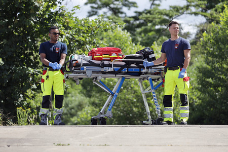 Rettungsübung von Feuerwehr und DLRG in Köln