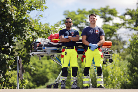 Rettungsübung von Feuerwehr und DLRG in Köln