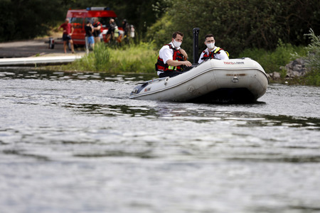Rettungsübung von Feuerwehr und DLRG in Köln