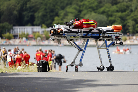 Rettungsübung von Feuerwehr und DLRG in Köln