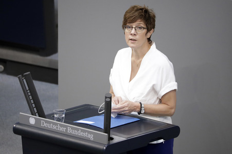 235. Sitzung des Deutschen Bundestages in Berlin