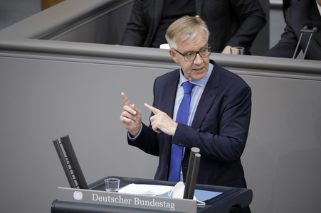 235. Sitzung des Deutschen Bundestages in Berlin