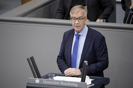 235. Sitzung des Deutschen Bundestages in Berlin
