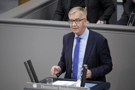 235. Sitzung des Deutschen Bundestages in Berlin