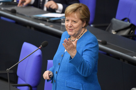 235. Sitzung des Deutschen Bundestages in Berlin
