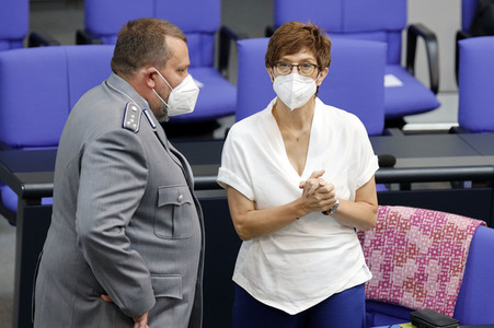 235. Sitzung des Deutschen Bundestages in Berlin