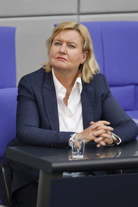 235. Sitzung des Deutschen Bundestages in Berlin