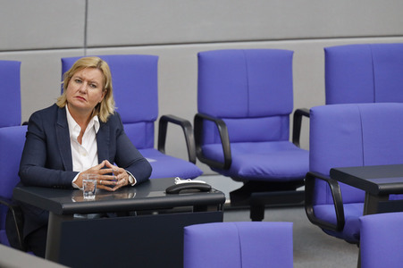 235. Sitzung des Deutschen Bundestages in Berlin