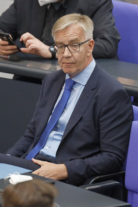 235. Sitzung des Deutschen Bundestages in Berlin