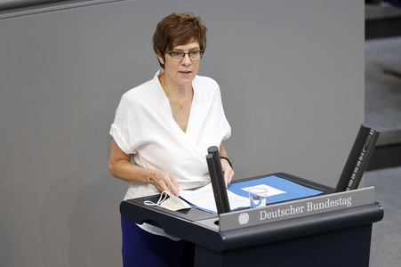 235. Sitzung des Deutschen Bundestages in Berlin